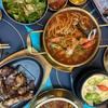 สั่งมาเต็มโต๊ะเลย อร่อยทุกอย่าง