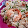 กุ้งตัวโตซ่อนอยู่ในข้าวผัดขี้เมานั่นเอง