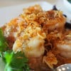 กุ้งตัวใหญ่เนื้อแน่น ซอสหวานเปรี้ยว เป็นอีกเมนูที่ควรลอง