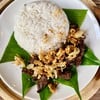 ข้าวเนื้อทอดกระเทียม