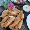 อร่อยดี มีผักรวมๆทอดมาด้วย