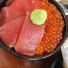ปลาทูน่าและไข่ปลาแซลม่อน ข้าวมีรสเหมือนข้าวซูชิ อร่อย