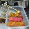 ไส้กรอกมันบูดค่ะ กินไม่ได้ ยังขายอยู่หรอคะ