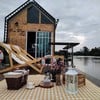 Mun River Cafe'  เป็นร้านคาเฟ่ลอยน้ำในเเม่น้ำมูล