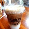 ถ่ายแบบดึงกระดาษพันรอบแก้วออก กาแฟดูสวยงามดีนะ