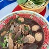 ก๋วยเตี๋ยวลูกชิ้นหมูตุ๋น
