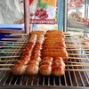 ใส้กรอกแม่ไก่ แบบเปรี้ยวและไม่เปรี้ยว ไม้ละ20฿และ30฿