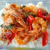 กะเพรากุ้งราดข้าว รสจัดจ้าน