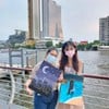 นอกร้านที่เป็นมุมให้ถ่ายรูปวิวริมแม่น้ำเจ้าพระยา
