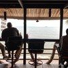 ชมบรรยากาศริมเล