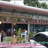 ร้านริมถนนโชตนา (ก่อนถึงศาลากลางจังหวัด) มีลานจอดรถรองรับ