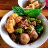 เส้นเล็กเนื้อ,น้ำตก(ธรรมดา)18.- (2ชามเทรวมกัน)