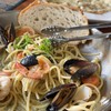 spaghetti seafood white wine sauce