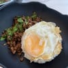ข้าวกระเพราเนื้อวากิวไข่ดาว