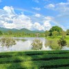 คาเฟ่ในบรรยากาศธรรมชาติมากกกกมาทั้งภูเขาและบึงขนาดใหญ่ มุมถ่ายรูปคือเพียบ