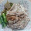 ให้เยอะแบบจุกๆๆ ขาหมูชิ้นโตๆ น้ำราดนัวเข้มข้น น้ำส้มเข้ากันมา กินกับขาหมู มีพริก