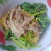 เยอะมากคุ้มราคาจริงๆ ขาหมูชิ้นใหญ่ น้ำซุปอร่อยมาก แค่ปรุงพริกป่่นอย่างเดียว ก้ออ