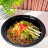 ราเมนเผ็ดน้ำตาแตก ผสมผสานเส้นราเมนกับรสชาติเผ็ดจัดจ้านถึงใจ ซอสสูตรพิเศษเข้มข้นใ