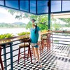 นั่งทานอาหารไปมองวิวอ่างเก็บน้ำไป
