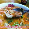 ต้มยำกุ้ง 90 บาท กุ้งสดตัวใหญ่พอสมควร น้ำต้มยำข้นถึงใจ