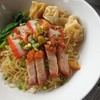 บะหมี่เกี้ยวหมูแดง+หมูกรอบ