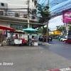 ตั้งอยู่หัวมุมที่เดิม