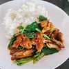 ข้าวคะน้าไก่กรอบ