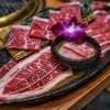 เนื้อวากิวสุดอร่อย Wagyu Jou Sotomomo เสิร์ฟมาในเซ็ตเท่านั้น เป็นเนื้อส่วนที่ดีท