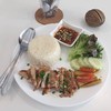 ข้าวหมูย่างน้ำจิ้มแจ่ว