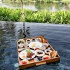 floating breakfast 