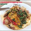 หมูกรอบผัดกะเพราหอมราดข้าวไข่ข้น 119 บาท