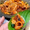 หมึกยักษ์นักจีกับหมูสามชั้นในความแซบที่การันตีความออริจินัลด้วยซอสเผ็ดจากเกาหลี