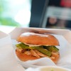 เบเกิลไก่รมควันอะโวคาโด