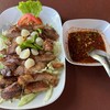 อร่อยดีค่ะ โดยเฉพาะกระเทียมโทน