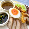 ข้าวหมูแดง แดง+กรอบ+เชียง+ไข่