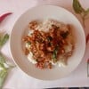 กระเพราหมูสับราดข้าว
