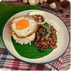 กะเพราไก่กรอบไข่ดาว