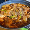 ปลาหมึกกับหมูผัดซอส 