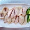 เนื้อน่อง+ตูดไก่ จานใหญ่ : จานนี้สนนราคาอยู่ที่ 1 2 0 บาท ที่ร้านใช้ไก่ตอนแท้ ๆ 