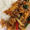 ผัดเผ็ดหน่อไม้ รสชาติเผ็ดจัดจ้าน มีความเปรี้ยวของหน่อไม้ดอง อร่อยเข้ากันมาก