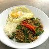 ข้าวกะเพราหมูสับ ไข่ดาว 50 บาท