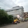 จอดรถด้านหลังเดินทะลุไปข้างหน้าได้