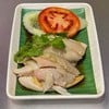 สิงคโปร์เค้าจะเสิร์ฟแบบเนื้ออมชมพูแต่ที่ไทยเราก็ต้องทำให้เนื้อไก่สุกทั่วทั้งชิ้น
