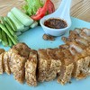 หมูกรอบน้ำจิ้มแจ่ว