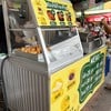 ร้านสีเหลืองอยู่ตรงหัวมุมเลยค่ะ