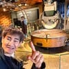 The Roaster (烘焙机 = HōngBèiJī)
-เมล็ดกาแฟจากไซโลที่เก็บ ถูกส่งมาคั่วที่นี่ 