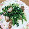ผัดคะน้าหมูกรอบ (130.-)