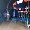 ด้านหลังเป็นชายหาดชะอำ