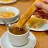ลองกินแบบคน local เอาขนมปังปิ้งมาจิ้ม "咖啡" - Kopi (2.4MYR) ที่เป็น White Coffee