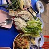 เมี่ยงปลาเผากับส้มตำ